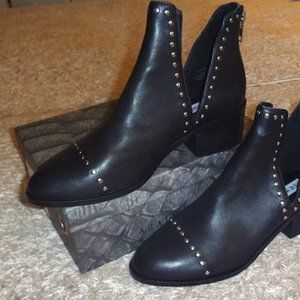 Steve Madden Studded Zipper Moto Biker Ankle Booties Size 9